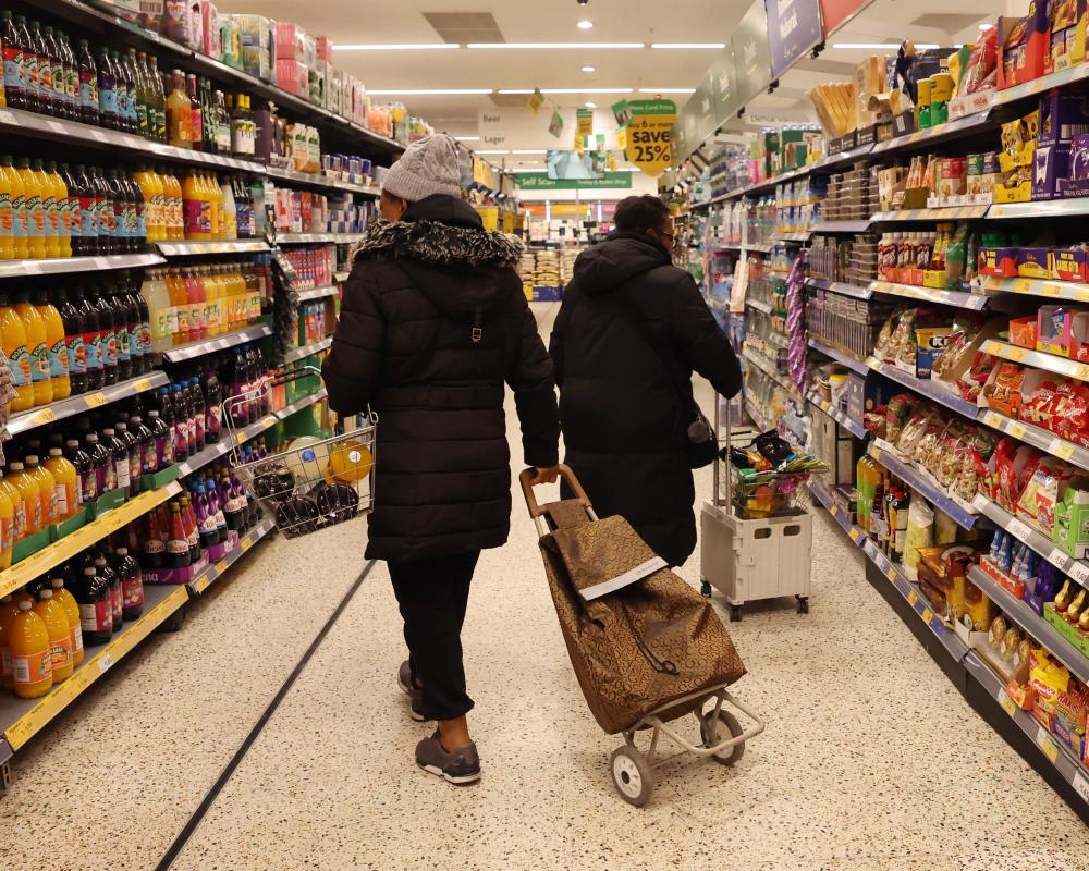 UK Consumer Confidence Falls Fastest Since Brexit: Spending Habits
