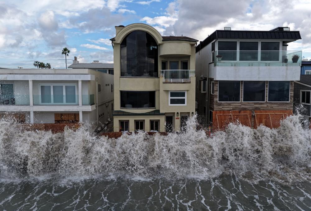 Southern California Braces for Record-Breaking Tides and Flooding