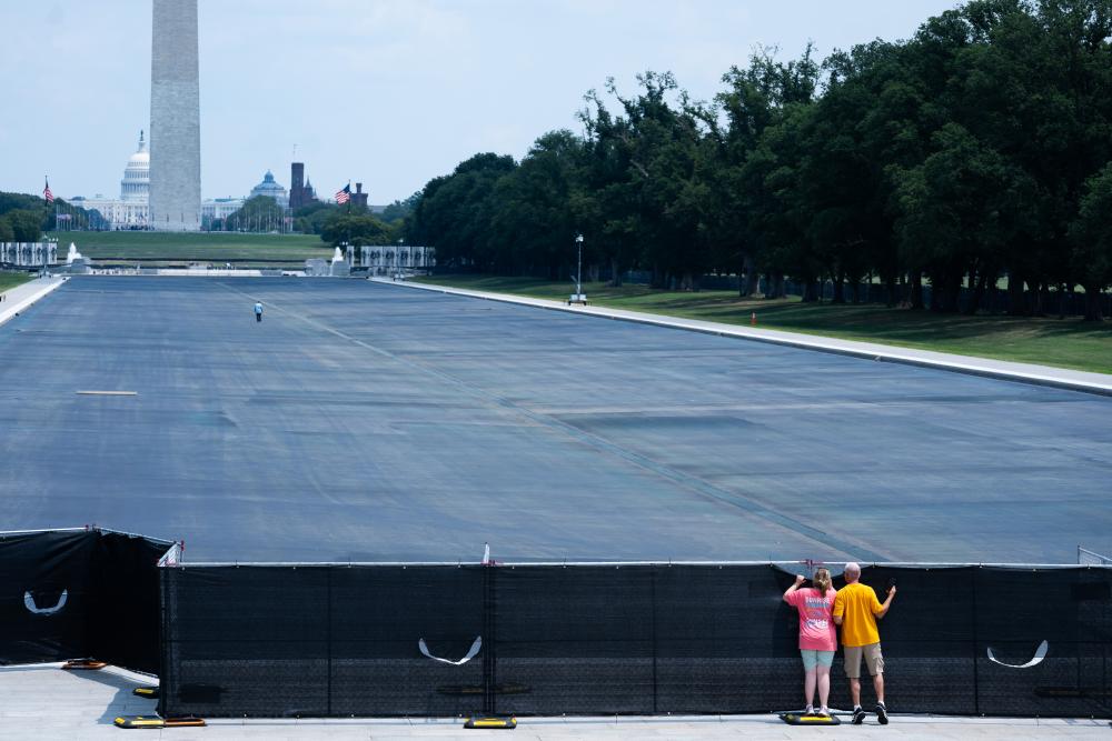 Lincoln Memorial Pool Damage: Witness Says Preexisting Issues