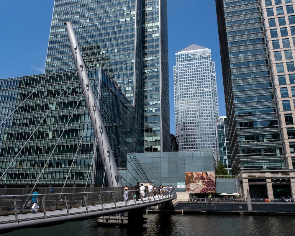 London Bankers and Lawyers Earn £1bn from Takeover Frenzy