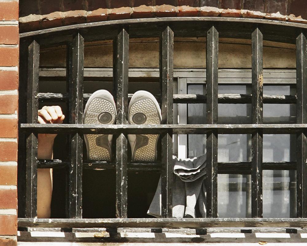 New UK Rules: Prison Privileges Lost for Skipping Sentencing