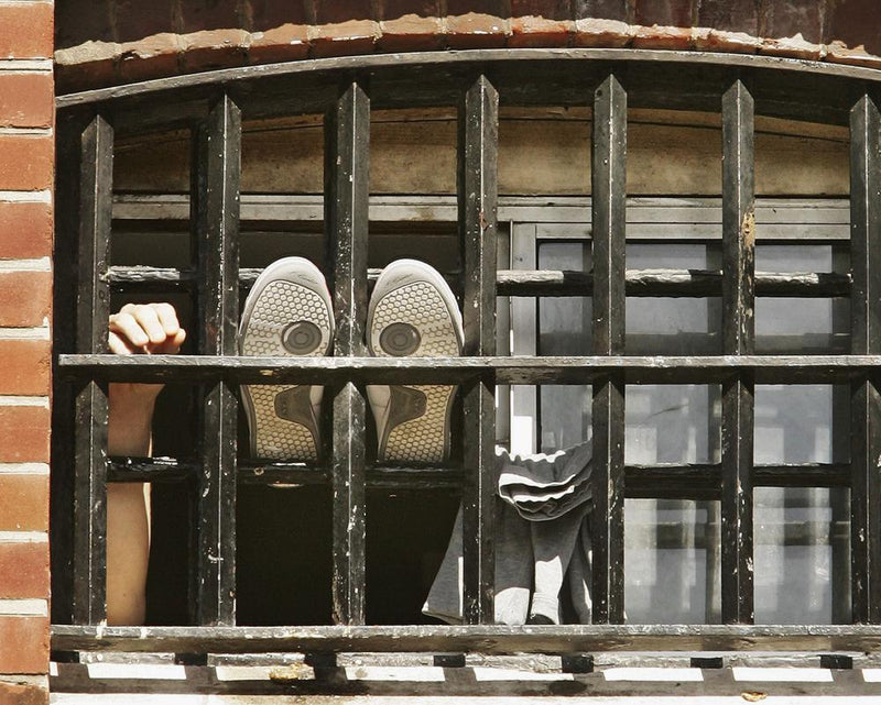 New UK Rules: Prison Privileges Lost for Skipping Sentencing
