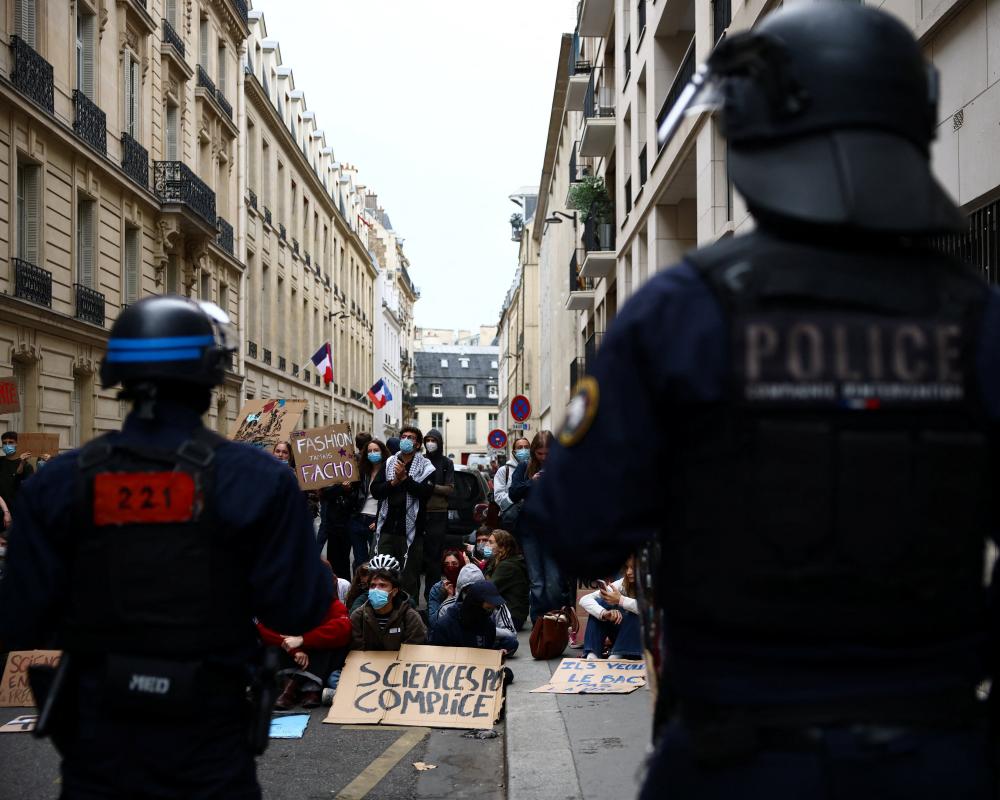 French Police Suspend Stun Grenades After Protester Injury