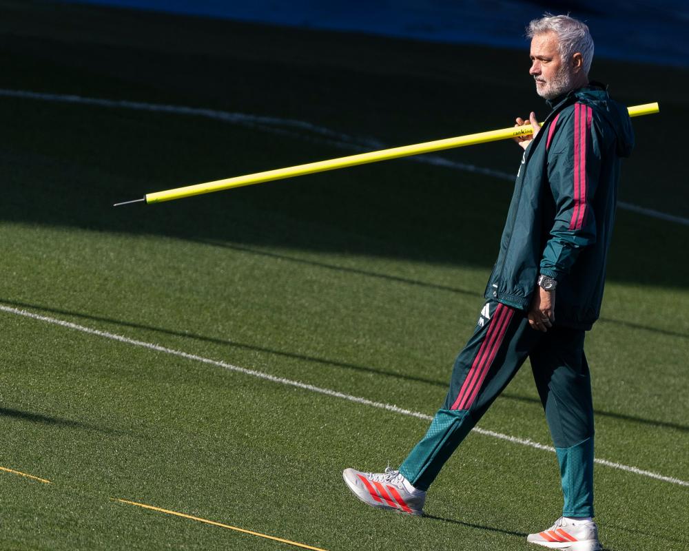 Mourinho Returns to Barcelona for El Clásico Showdown