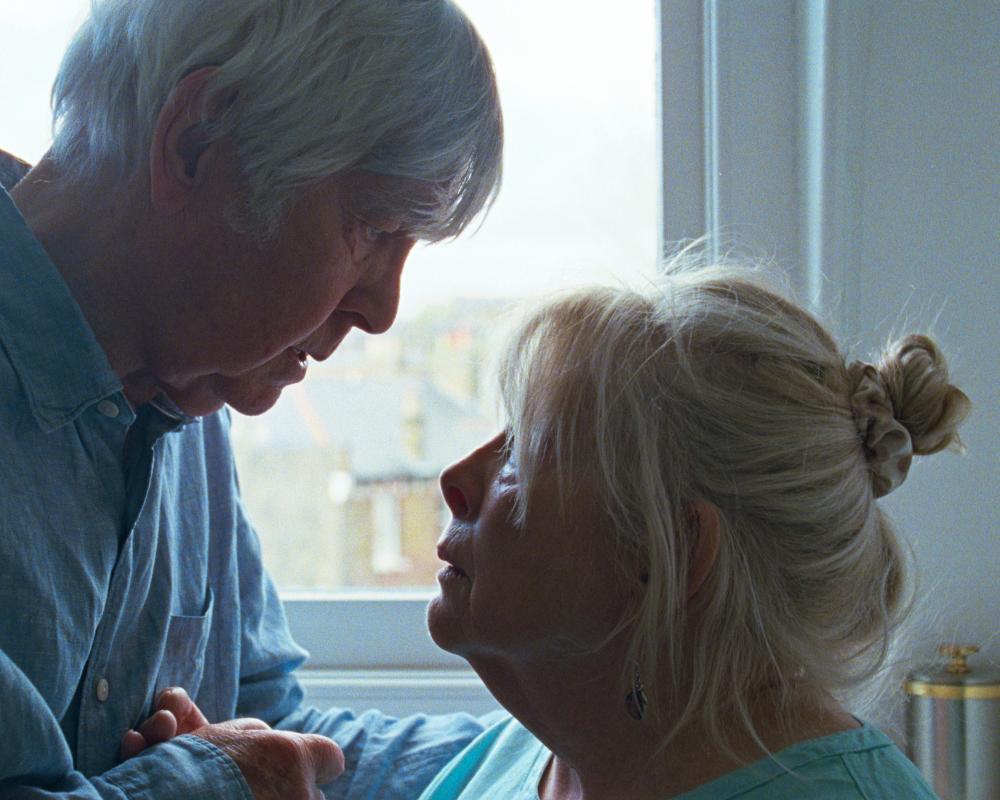 Queen at Sea Film Review: Dementia Drama Challenges Consent