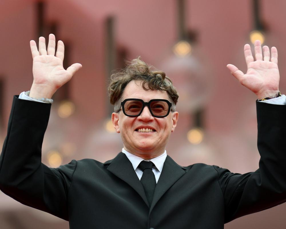 Russian Director Defends Actor Amid Ukraine Criticism