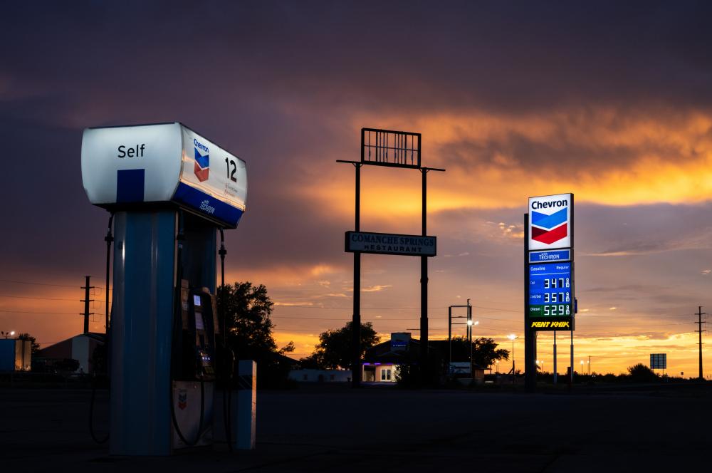 US Gas Prices Soar to Record August High Amid Iran Stalemate