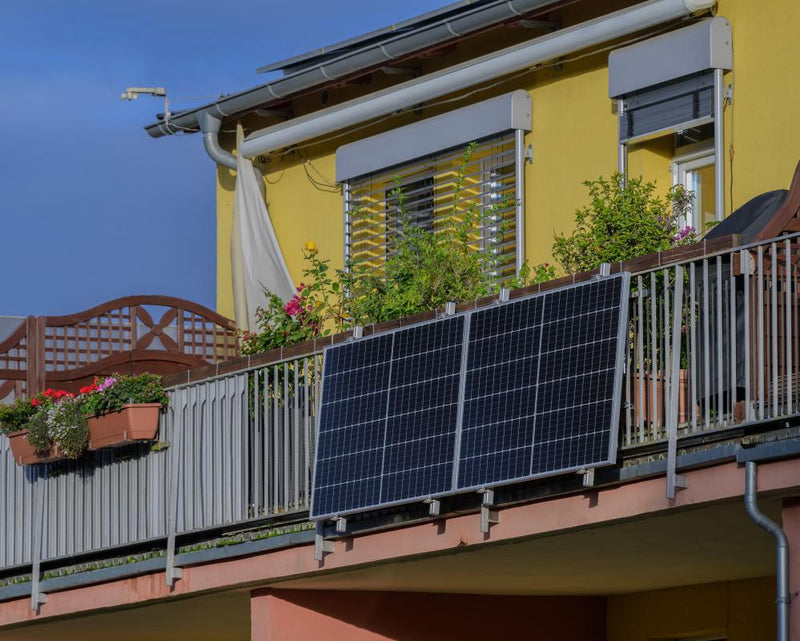 Plug-in Balcony Solar Panels UK: First DIY Systems for Flats