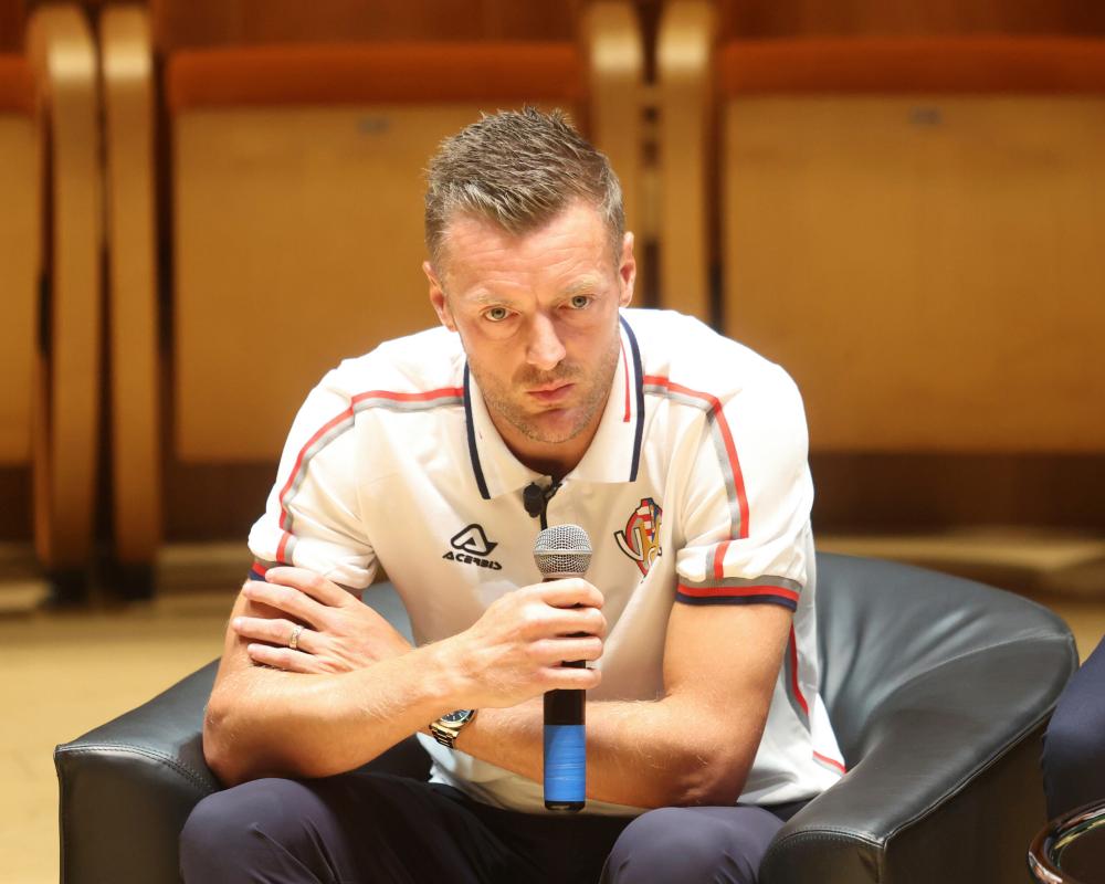 Jamie Vardy Signs for Burnley: Championship Return Explained