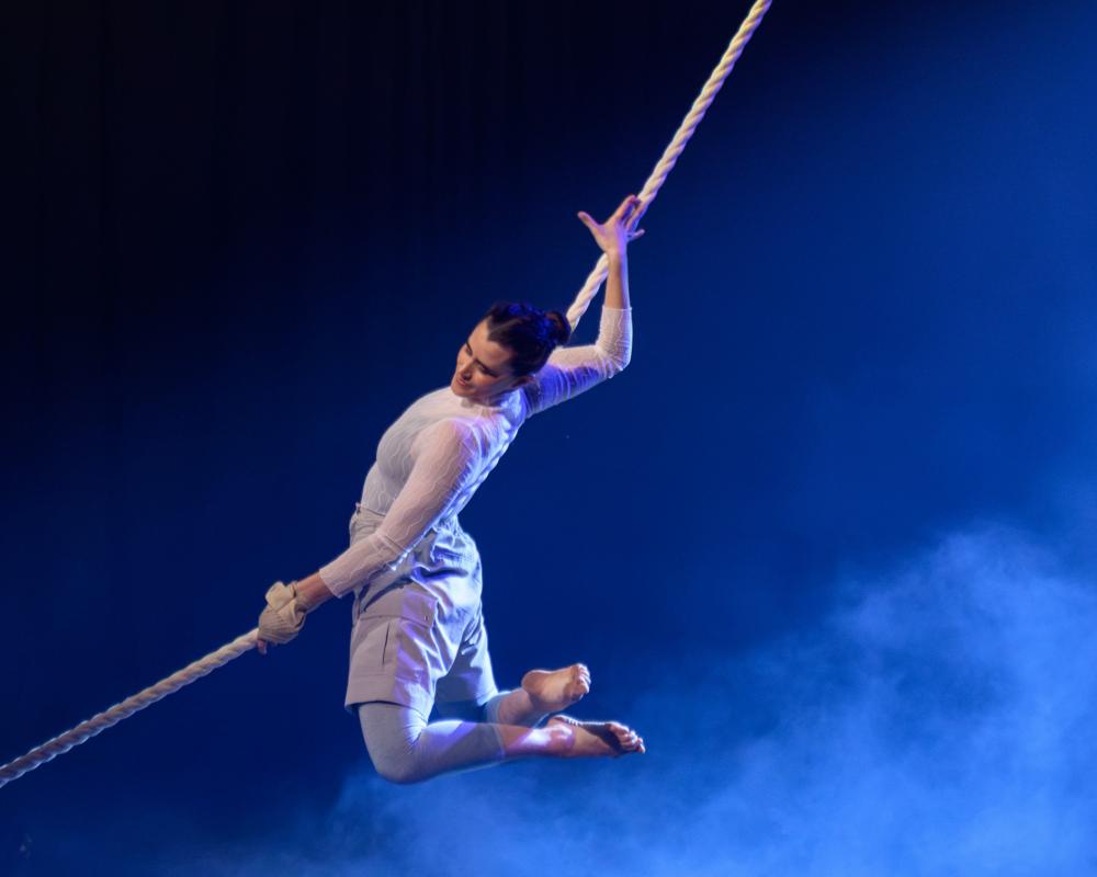 By a Thread Circus Review: Soulful Magic at Edinburgh Fringe
