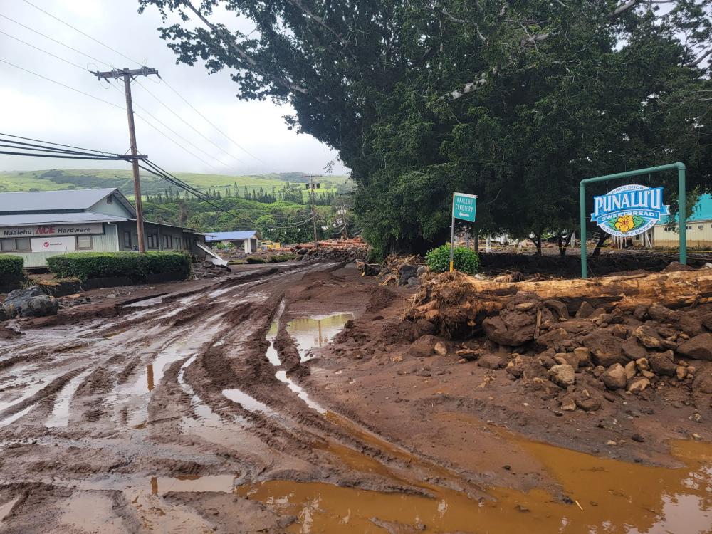 Tropical Storm Moke Poised to Slam Hawaii with Heavy Rain