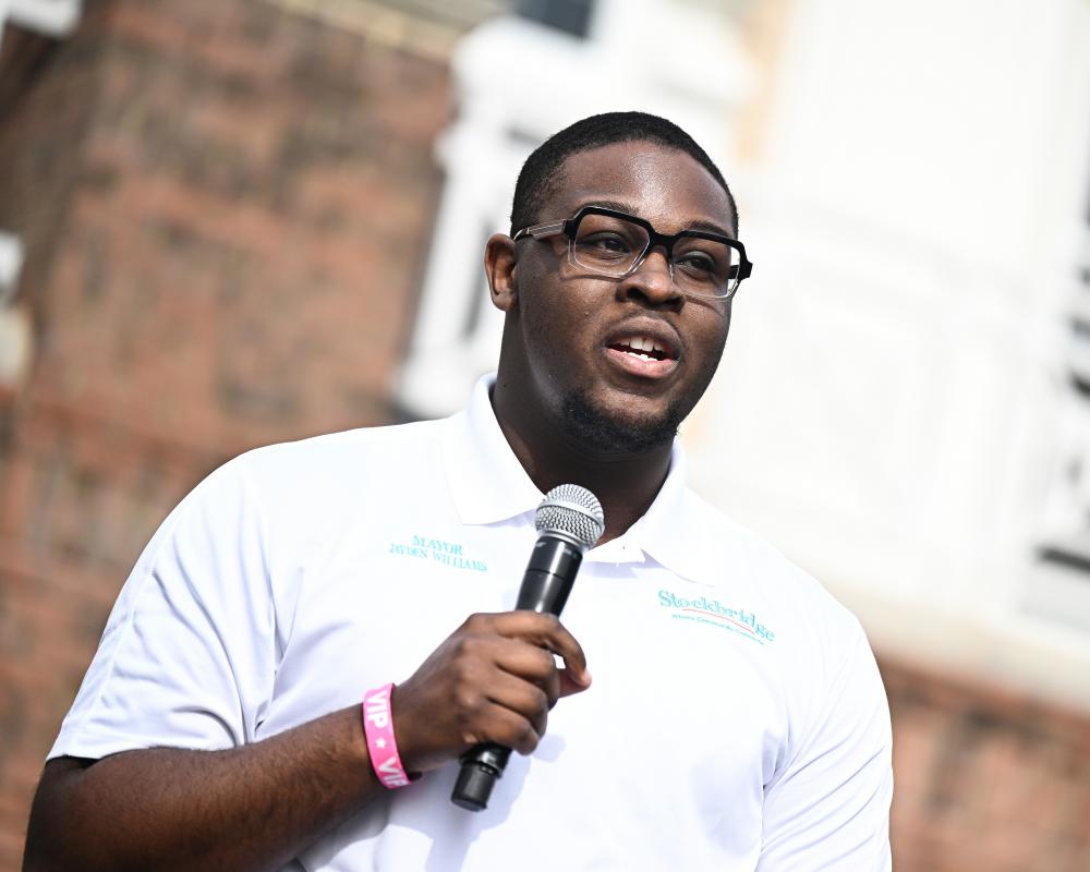 Georgia Mayor Removed After Sexting and Funds Scandal