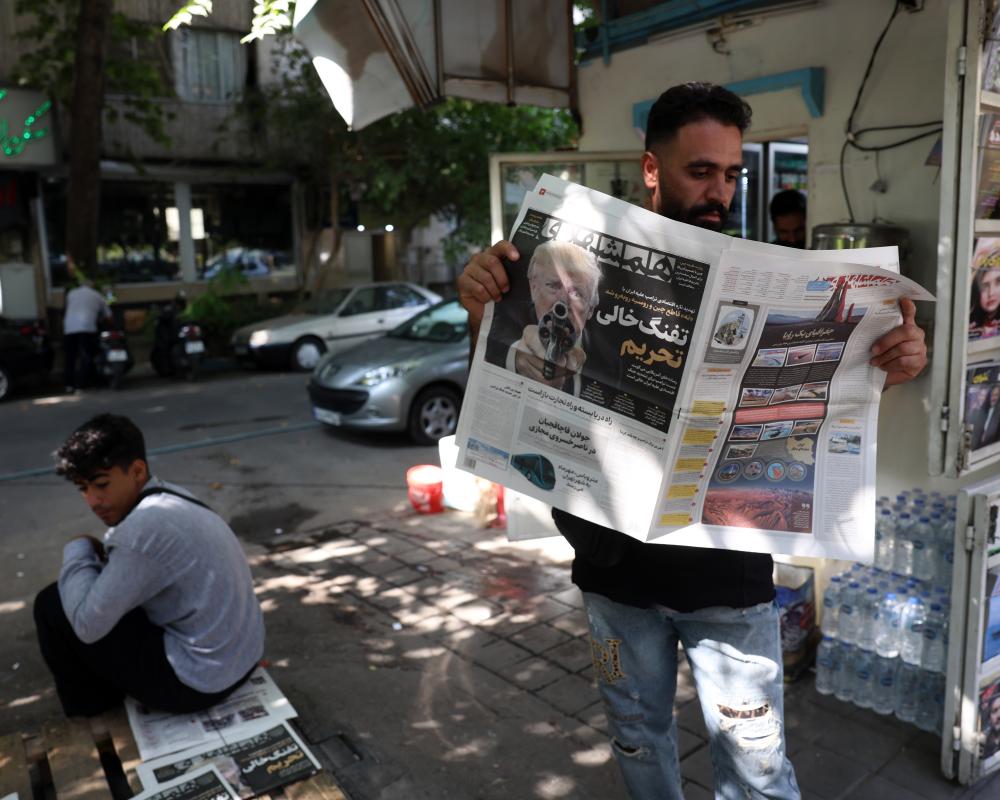 Iran Sanctions Threat Called 'Desperate' by Foreign Minister