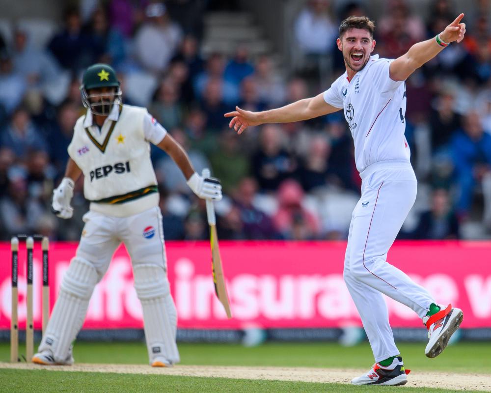 England Bowlers Crush Pakistan in Innings Victory at Headingley