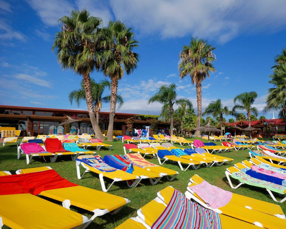 Sunlounger Hogging: Italians and French Top New Poll