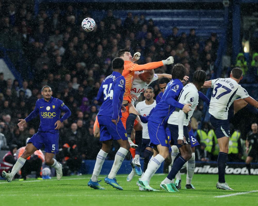 Chelsea Set-Piece Glitch Hands Spurs Win as Alonso Era Stumbles