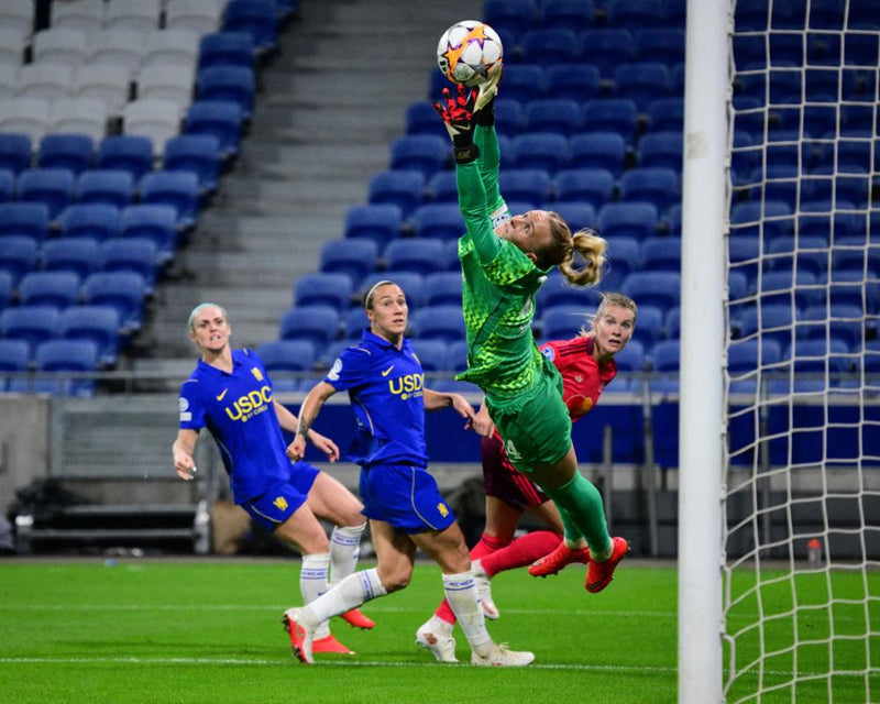 Hampton's Heroics Secure Chelsea Point in Lyon Thriller
