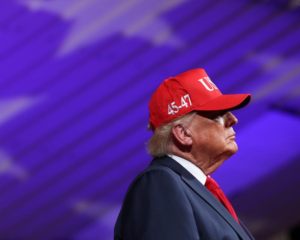 Trump Threatens EU Tariffs Over Canada Associate Membership Bid