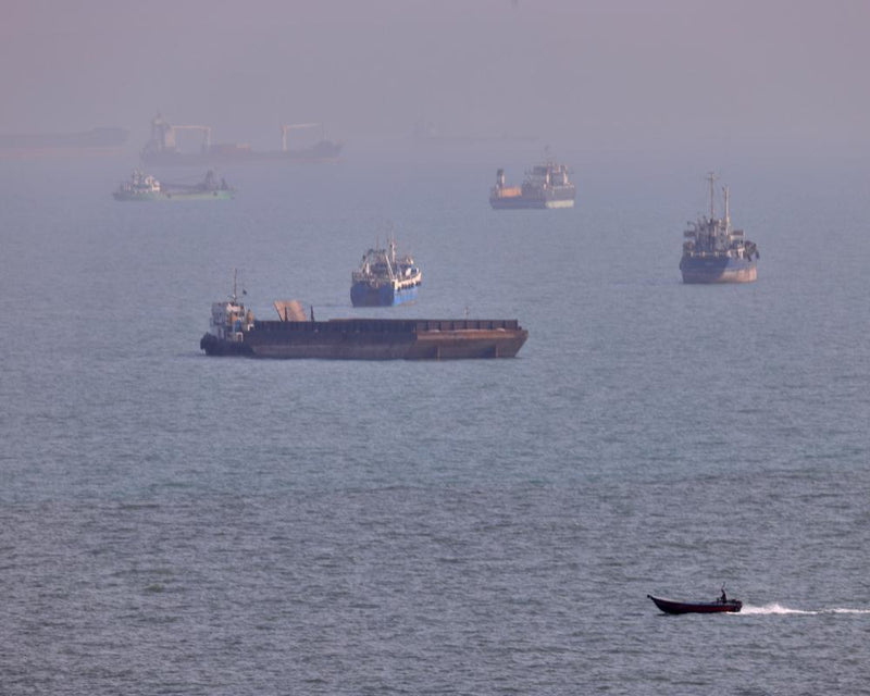 US and Iran Airstrikes Escalate Hostilities in Middle East