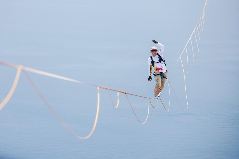 Daredevil Jaan Roose to Walk Slackline High Above Seoul