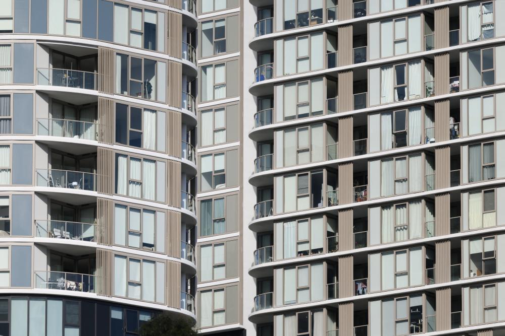 Australian Apartment Rents Exceed Half of Single Workers' Pay