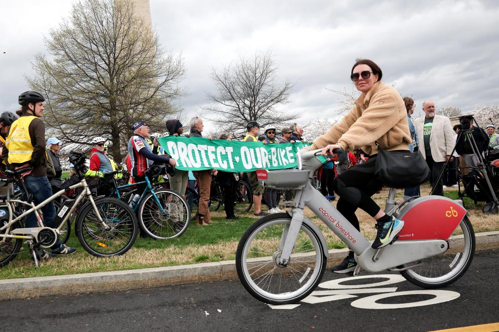 DEI Bike Lanes Defunding Threatens Road Safety, Advocates Warn