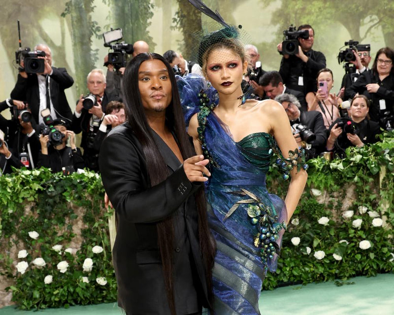 High Street Fashion Comeback: A-Listers and AI Stylists Lead