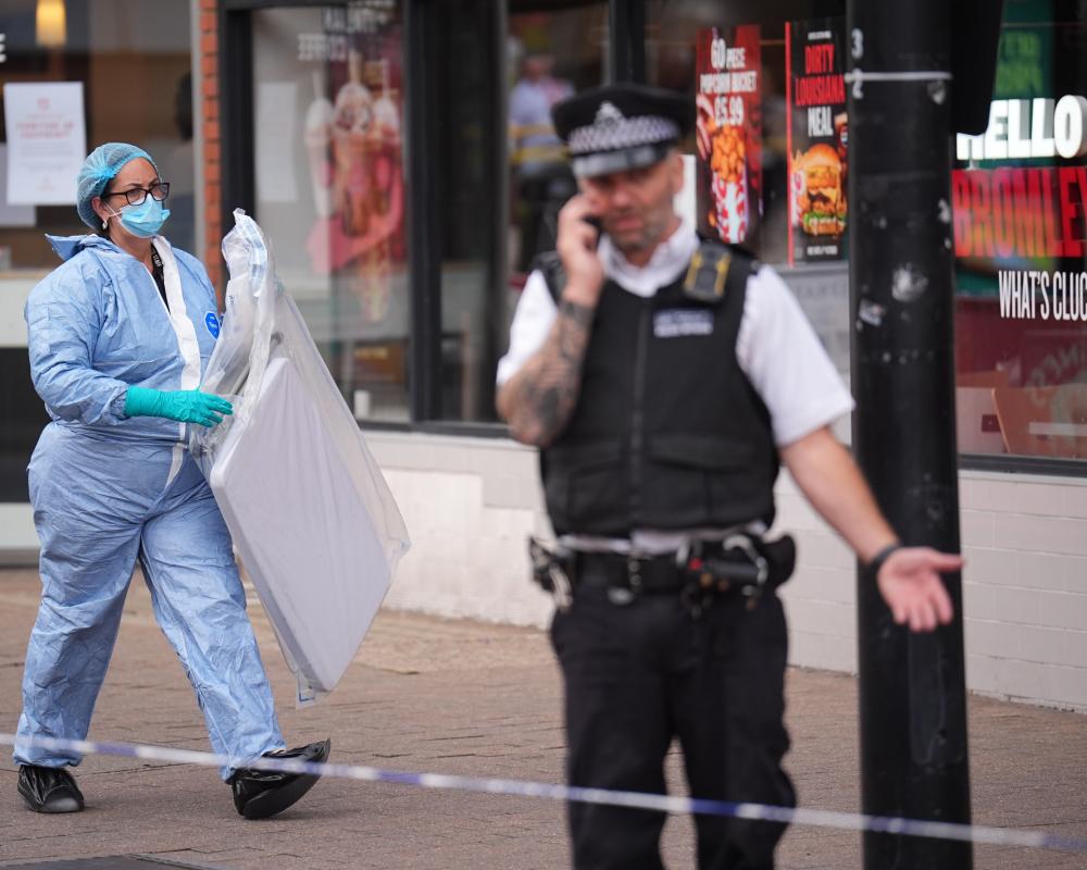 Four Stabbed in South-East London: Seven Arrests Made