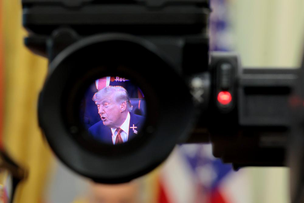 US TV Networks Suspend White House Pool Coverage Over Trump Media Ban