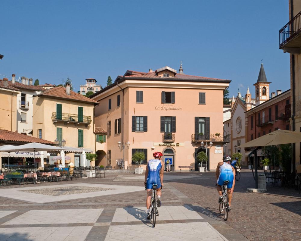 Como Bike Ban: Mayor's Decision After Accident Sparks Controversy