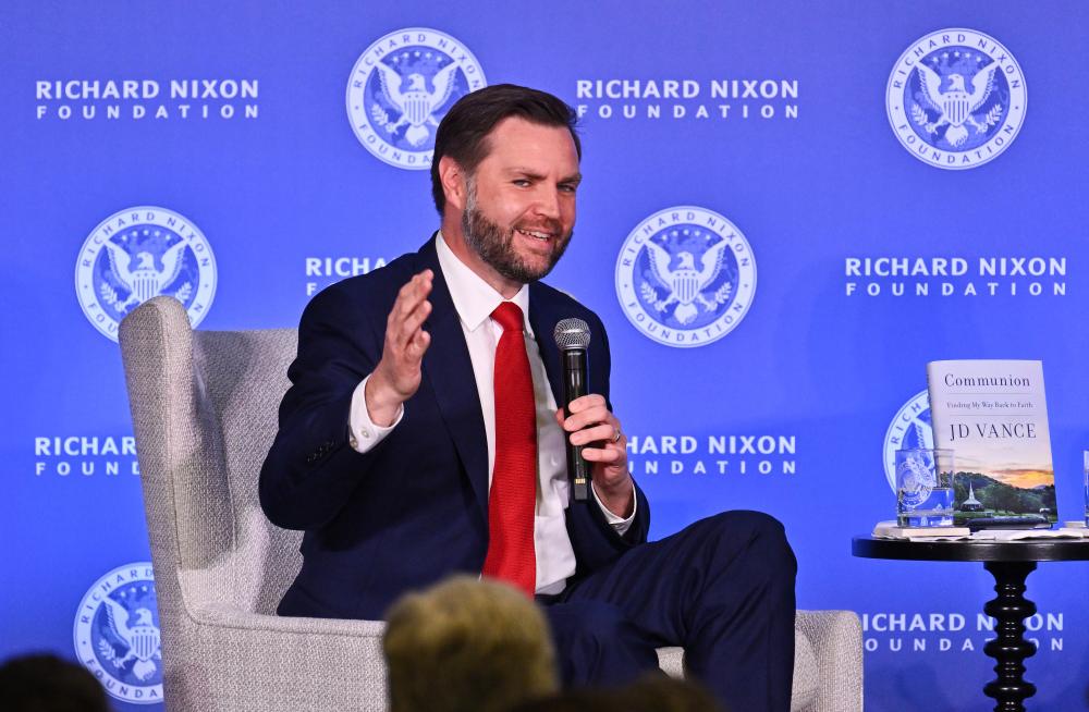 JD Vance Memoir Middletown Ohio Reaction and Sales