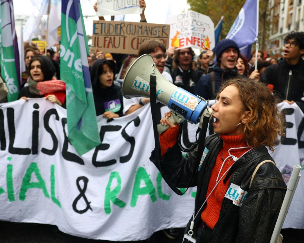 France's Chaos Is a Warning Signal for Australia's Public Spending