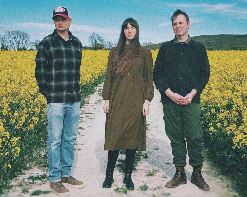 Sairie Debut Album Review: Exquisite 70s Folk for Autumn