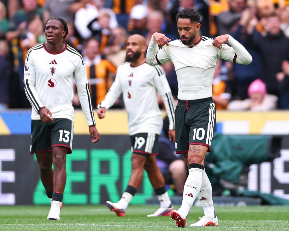 Manchester United Attack Woes Exposed by Hull Defeat