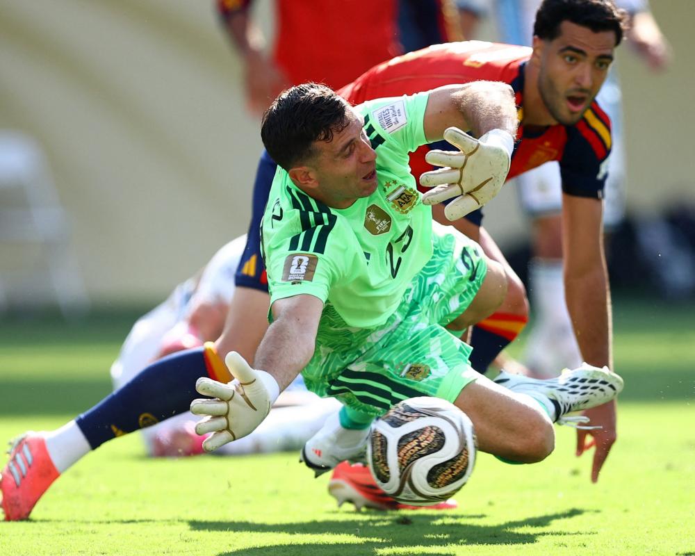 Chelsea Agree £7.5m Deal for Emiliano Martínez from Aston Villa