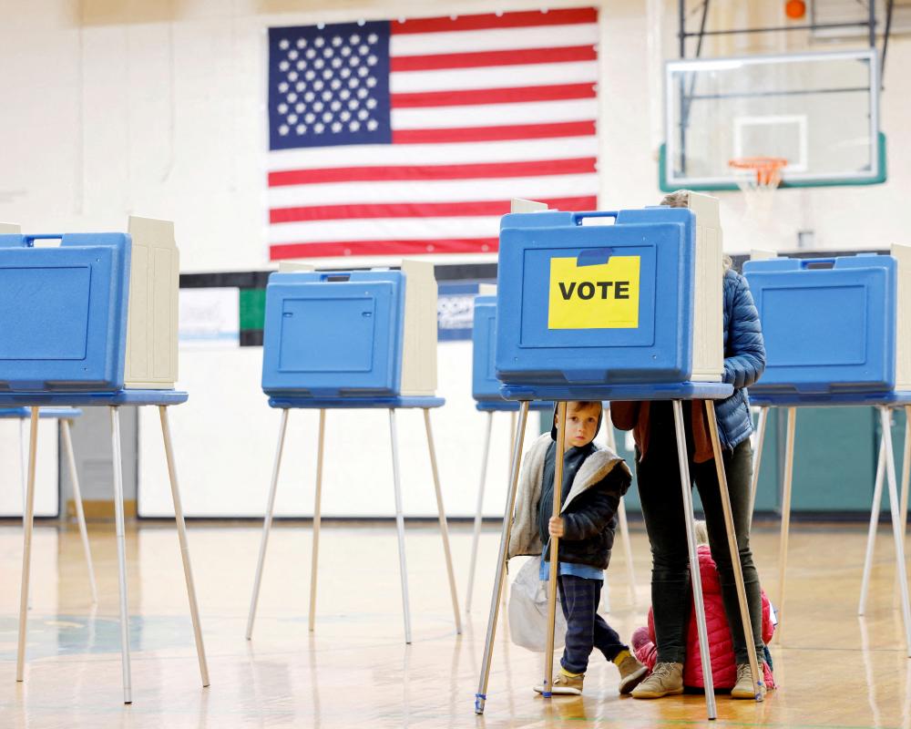 Democrats Gain Voter Edge as GOP Identification Drops