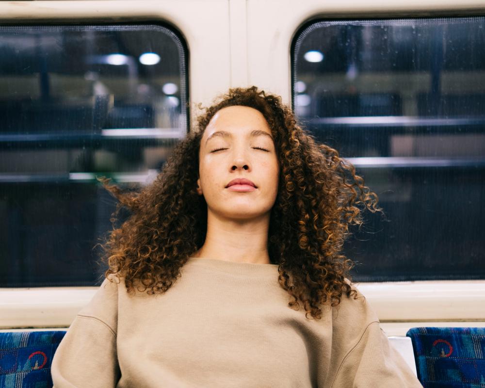 Travel Etiquette Guide: 36 Tricky Situations and Modern Solutions