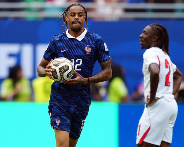 Arsenal and Liverpool Battle for Bradley Barcola in Transfer