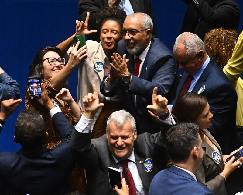 Brazil Cuts Work Week to 40 Hours in Major Labor Reform