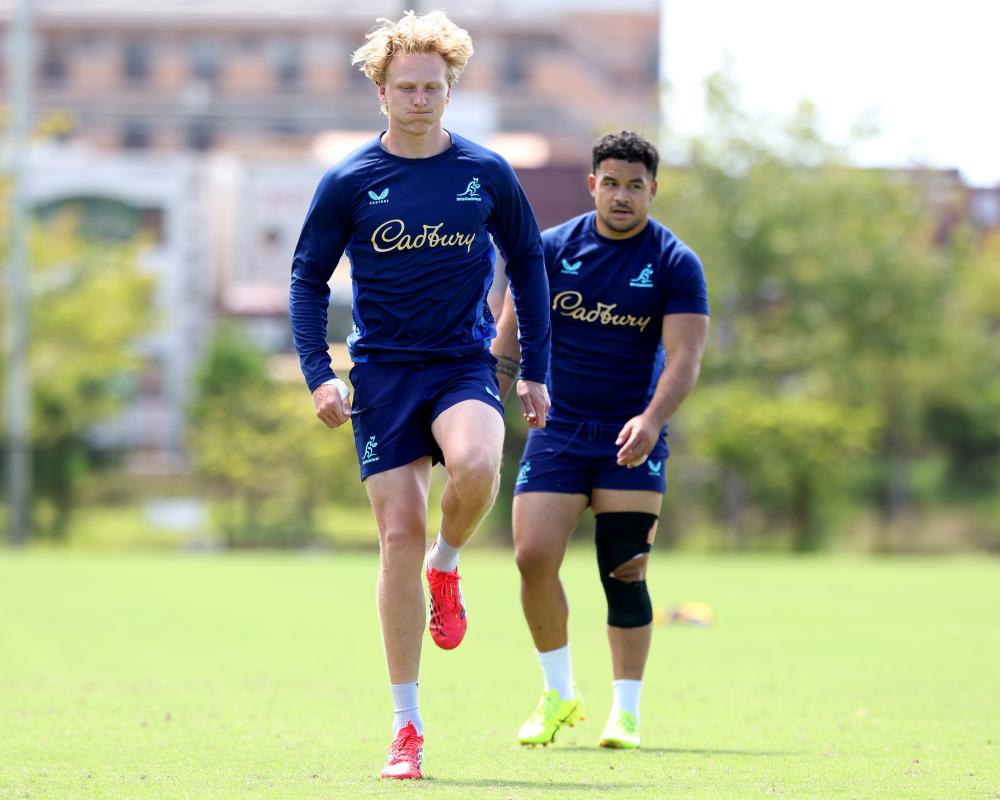 Wallabies Flyhalf Options: Les Kiss Seeks Playmaker Solutions