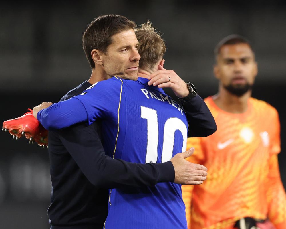 Chelsea's Xabi Alonso Era Begins with Win but Goalkeeper Weakness
