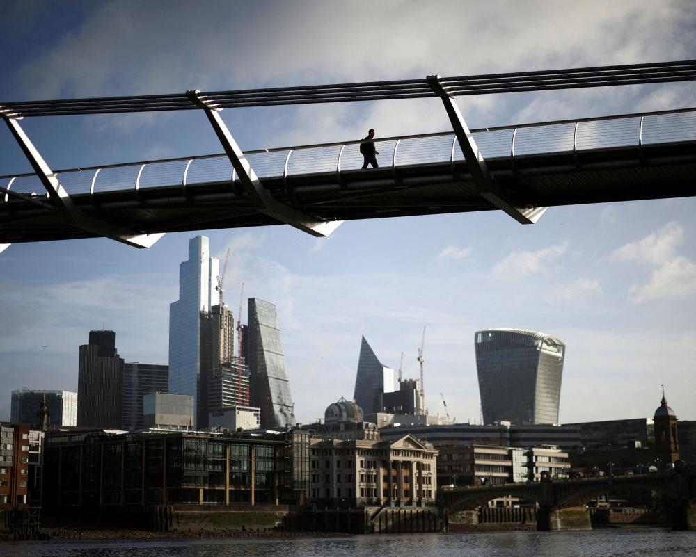 Global Bond Sell-Off Intensifies as US-Iran Tensions Fuel Inflation