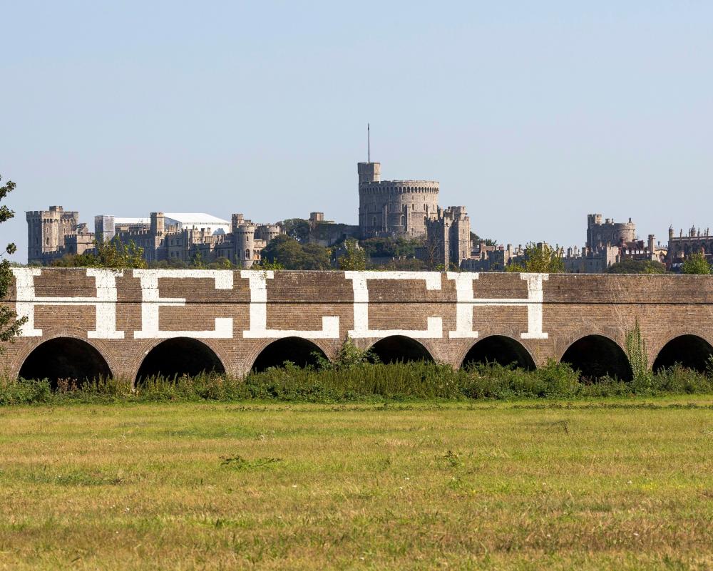 Helch Graffiti Legacy: Iconic Artist's Impact on British High-Rise