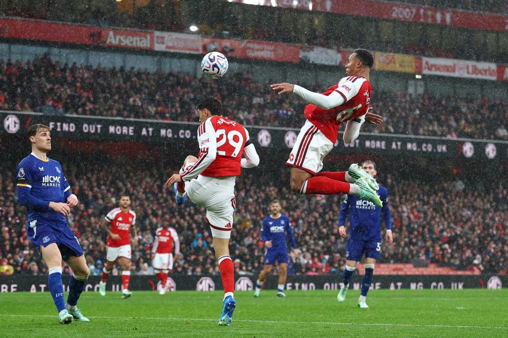 Arsenal's Clinical Win Over Everton: Konsa and Gabriel Shine