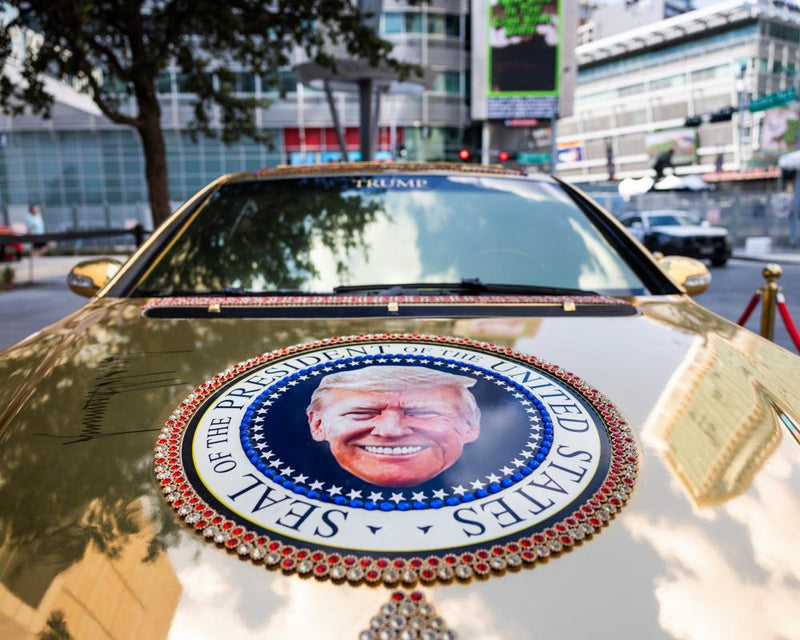 Trump Center Stage at RNC: Midterm Gamble and White House Gifts