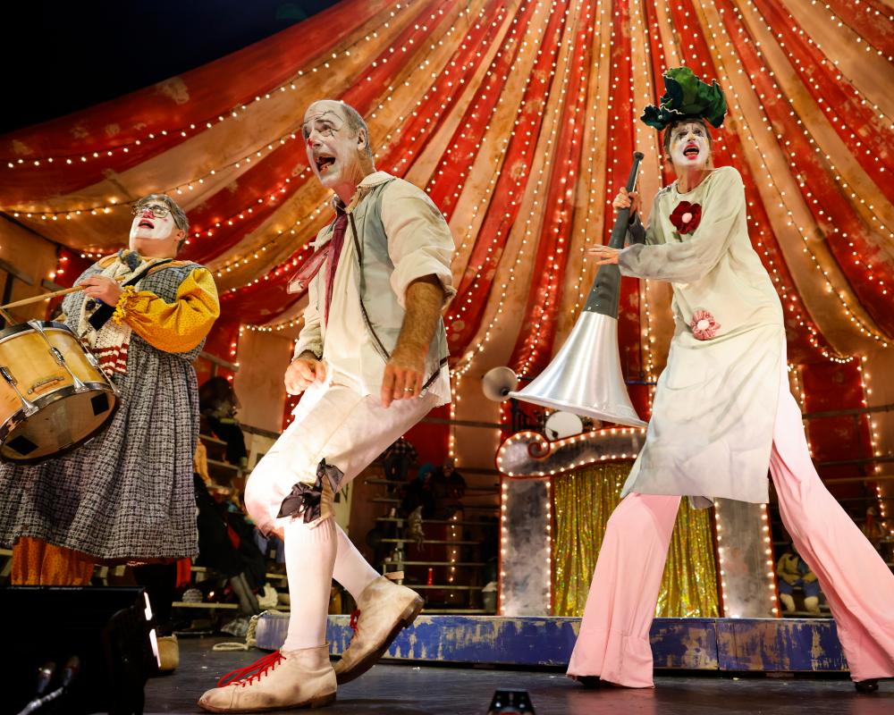 Clown Show Review: American Dream Explodes in Anarchic Night