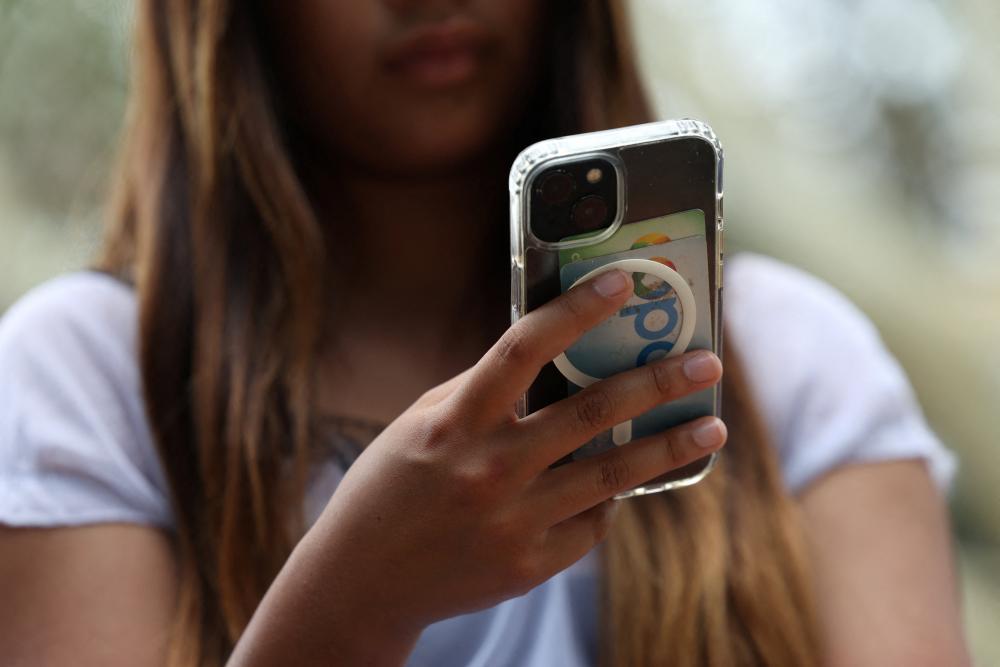 Australia's Under-16 Social Media Ban Faces High Court Challenge