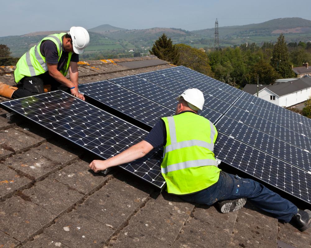 UK Ministers Urged to Cut Solar Panel Loan Costs for Homes