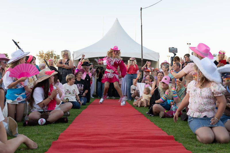 Dollywood Down Under: Dolly Parton Festival in Narromine