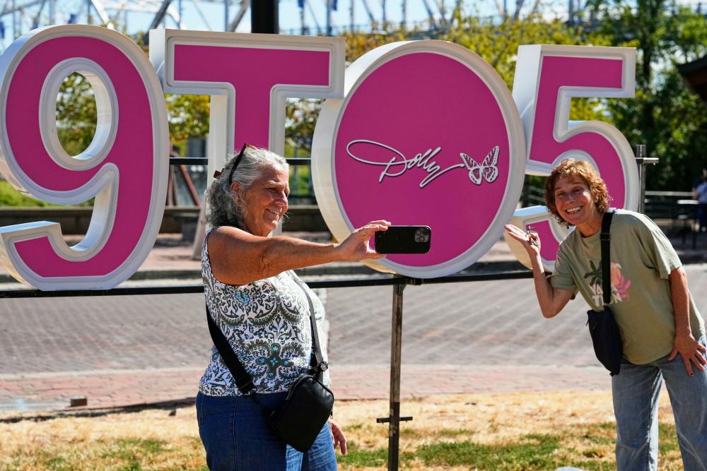 Dolly Parton Day Declared Across US Cities and States on 9/25